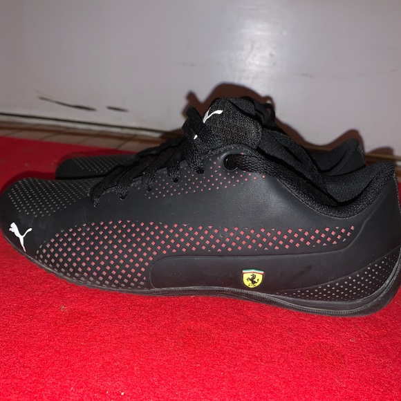 Puma Ferrari Women Shoes - Picture 2 of 4